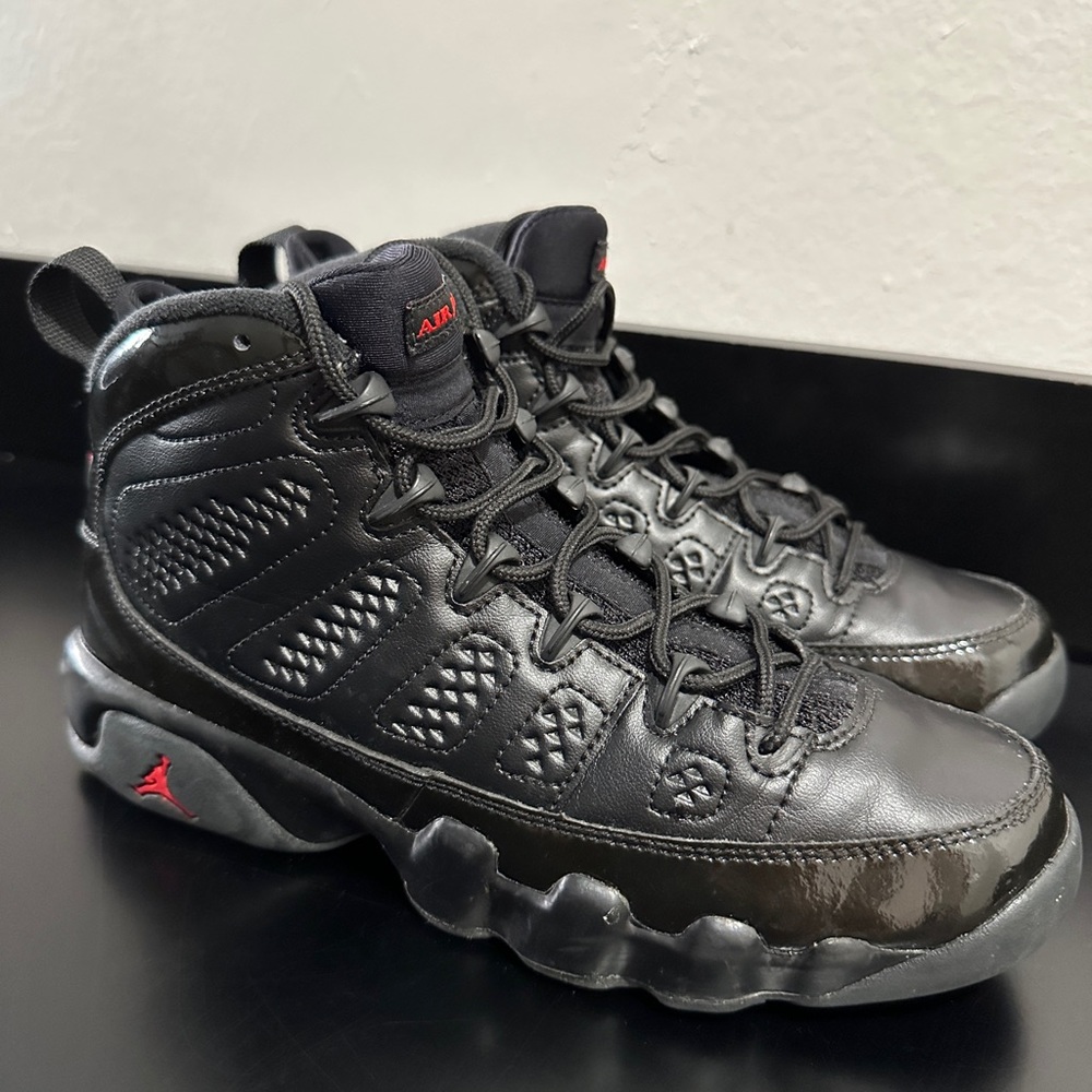 Air Jordan 9 Retro BG 'Bred' Size 5.5Y (7.5 Women) Pre-Owned